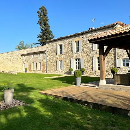 Couette-café La Girarde 4*