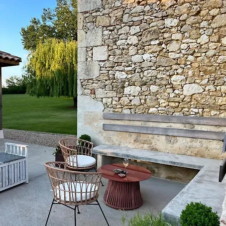 La Girarde Couette-café 4*