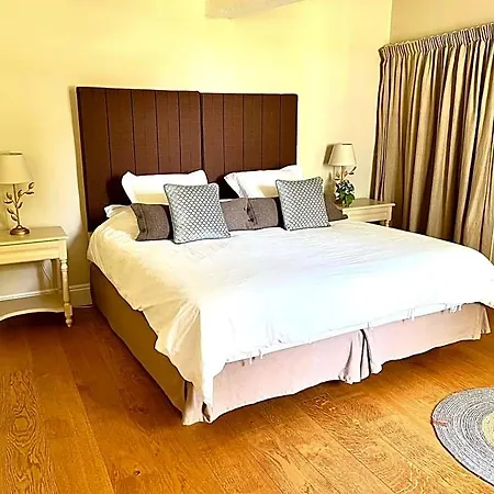 Bed & Breakfast La Girarde 4*
