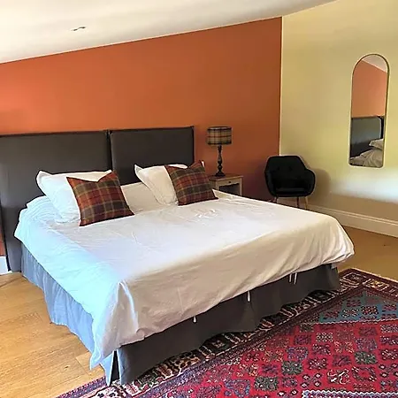 La Girarde Bed & Breakfast 4*