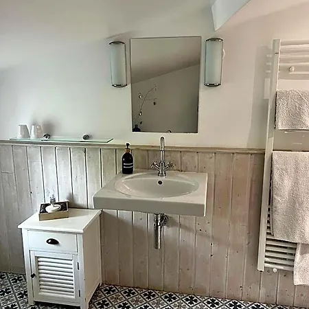 La Girarde Bed & Breakfast