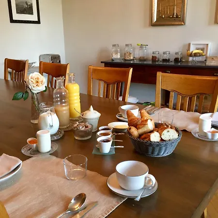 La Girarde Bed and Breakfast 4*