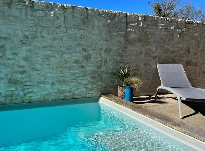 Bed & Breakfast La Girarde 4*