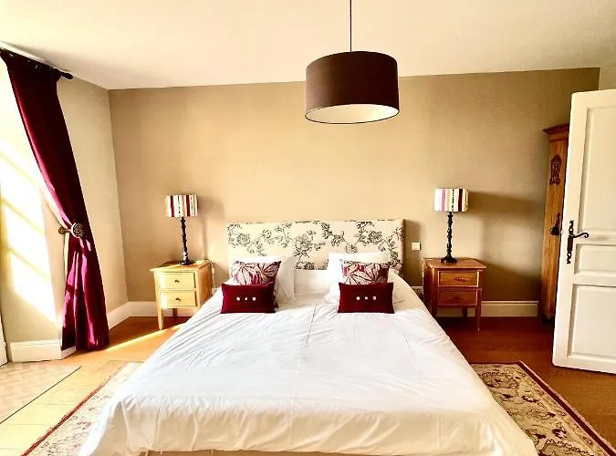 Bed & Breakfast La Girarde 4*