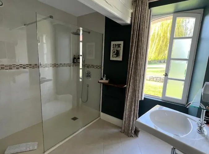 Bed & Breakfast La Girarde 4*